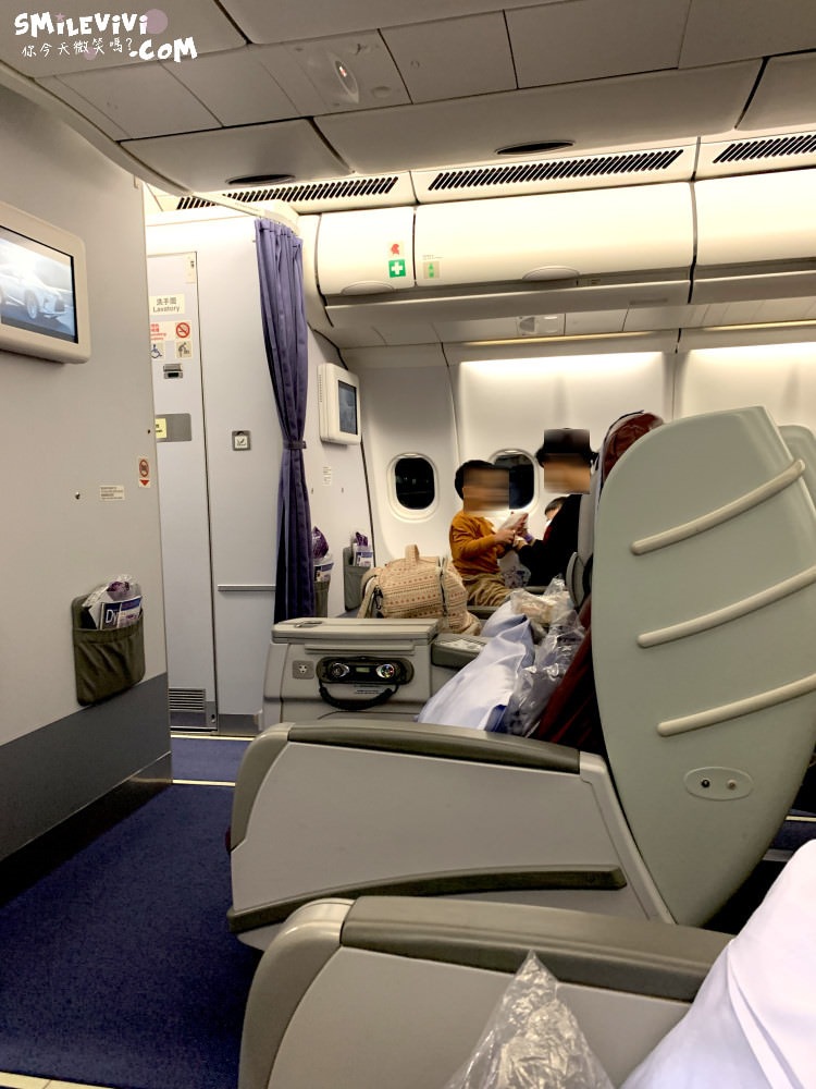 飛行∥華航商務艙∣高雄飛北海道新千歲機場商務艙體驗(China Airlines Business class)∣飛行體驗∣A330-300機型∣高雄商務艙 35 cicts 34