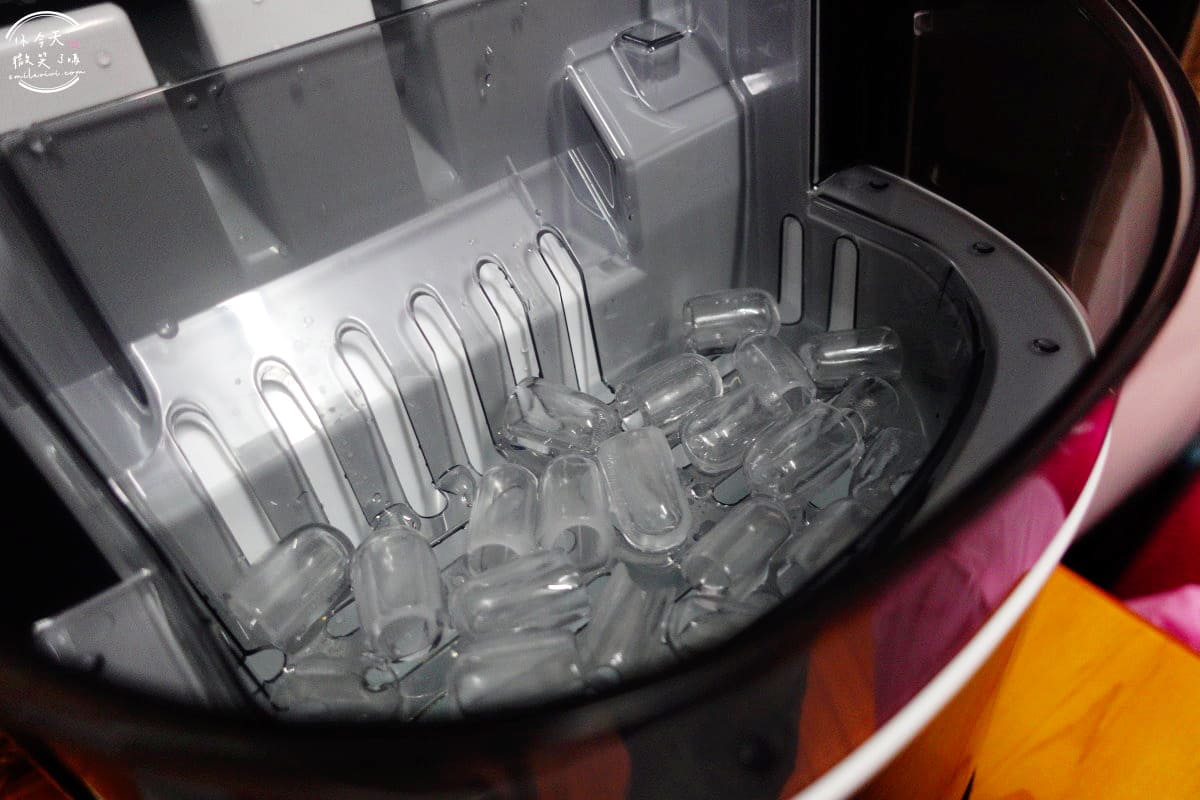開箱∥KOHZII 康馳全開式全自動製冰機︱可選冰塊尺寸，雙重清潔︱製冰機開箱，簡單又快速︱家用製冰機推薦 24 KOHZII 25
