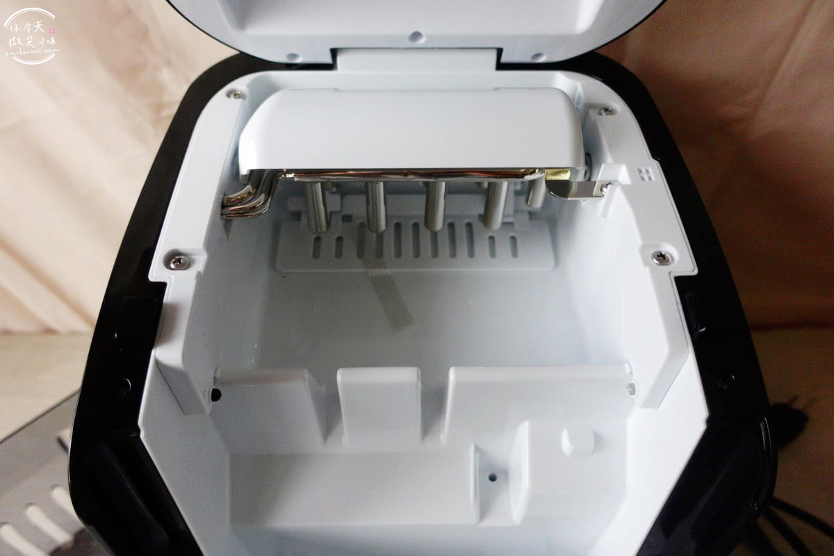 開箱∥KOHZII 康馳全開式全自動製冰機︱可選冰塊尺寸，雙重清潔︱製冰機開箱，簡單又快速︱家用製冰機推薦 6 KOHZII 7