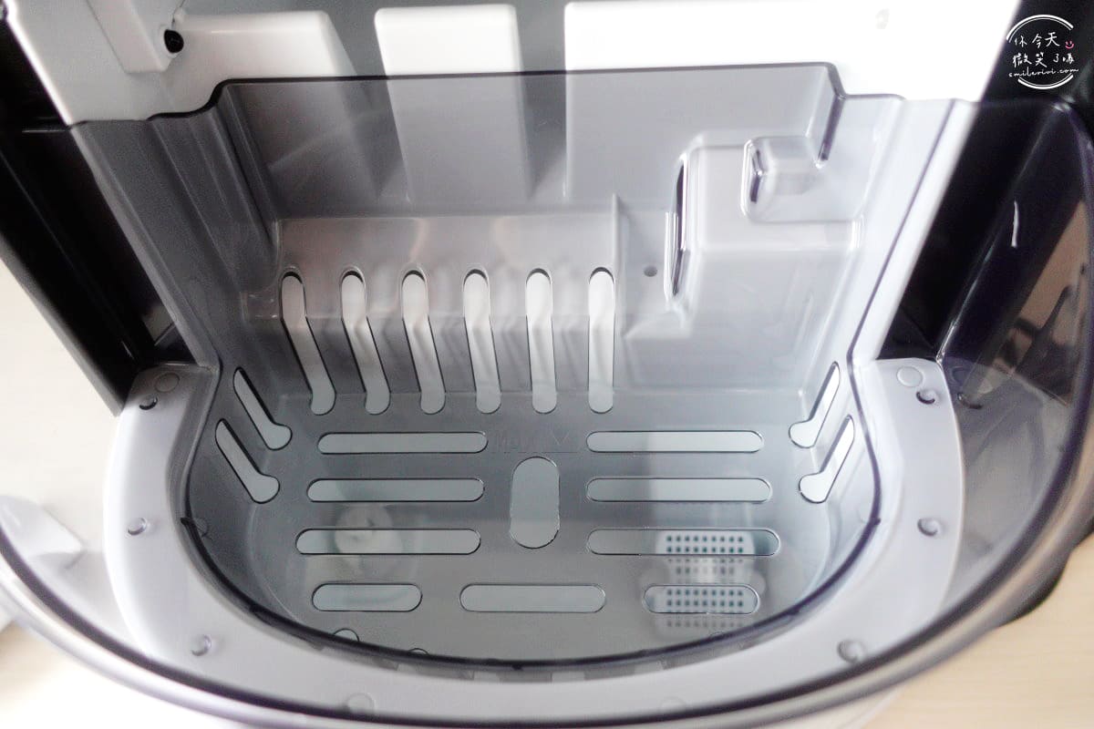 開箱∥KOHZII 康馳全開式全自動製冰機︱可選冰塊尺寸，雙重清潔︱製冰機開箱，簡單又快速︱家用製冰機推薦 7 KOHZII 8