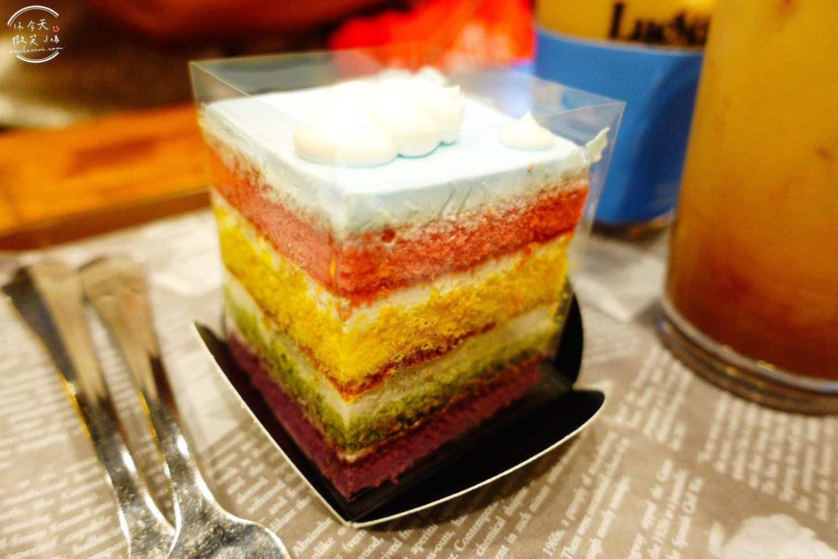 首爾∥LUCYCATO BACK CAFE(루시카토베이크카페)首爾咖啡廳︱龍山 I'PARK MALL︱彩虹蛋糕︱韓國咖啡廳 20 LUCYCATO 21