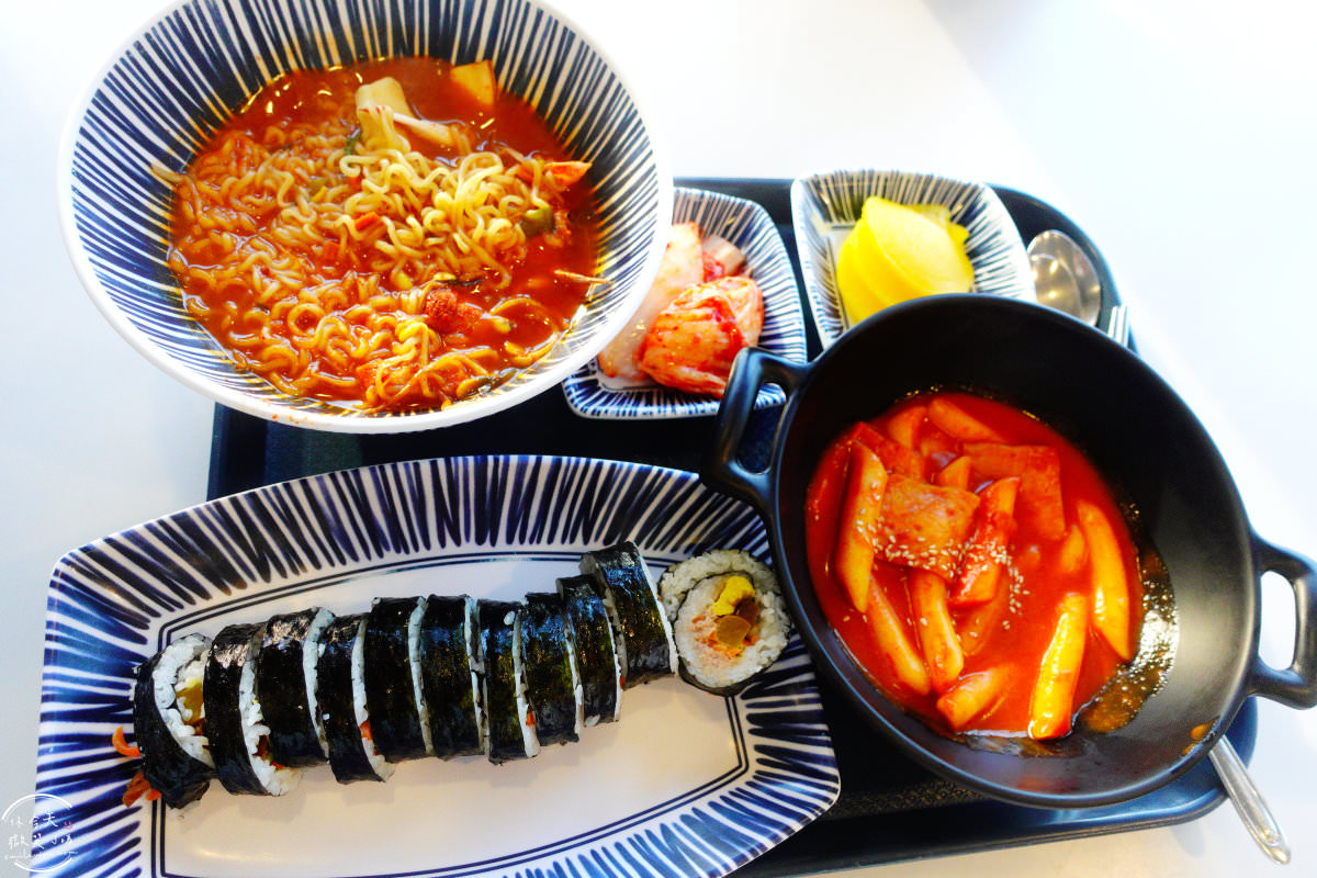 首爾∥首爾站美食街(푸드코트;Food Court)，多種韓式料理選擇︱首爾站推薦餐廳︱CP值高韓式料理︱泡麵、海苔飯捲、年糕套餐︱首爾餐廳︱韓國美食︱首爾美食餐廳 19 food court 20