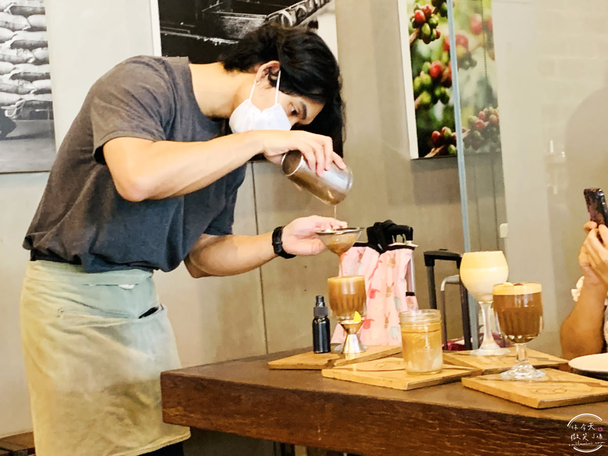 曼谷咖啡廳∥‎Factory Coffee Bangkok，泰國咖啡冠軍，排隊名店︱曼谷最好喝的咖啡，MOSCOW骷髏玻璃咖啡，原味可頌麵包酥軟好吃︱服務親切又美味，曼谷必訪咖啡廳︱曼谷Phaya Thai必來 35 FACTORY COFFEE 34
