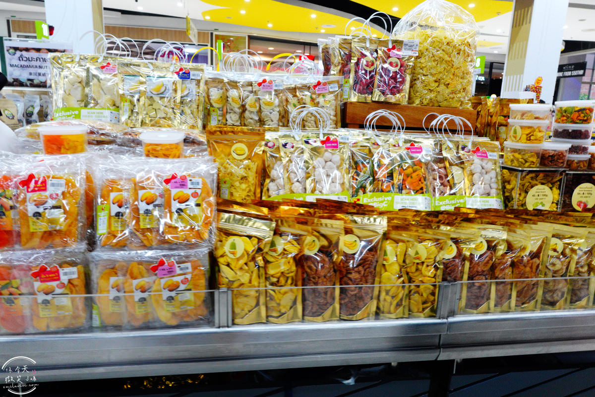 泰國必逛∥Big C Supercenter Ratchadamri泰國最大超市，必逛賣場，價目表拍給你︱泰國必買，大賣場超市︱泰國零食最便宜，泰國魷魚片、蜂蜜、海苔、防蚊液等伴手禮︱泰國必去曼谷Siam區 160 bigc 161