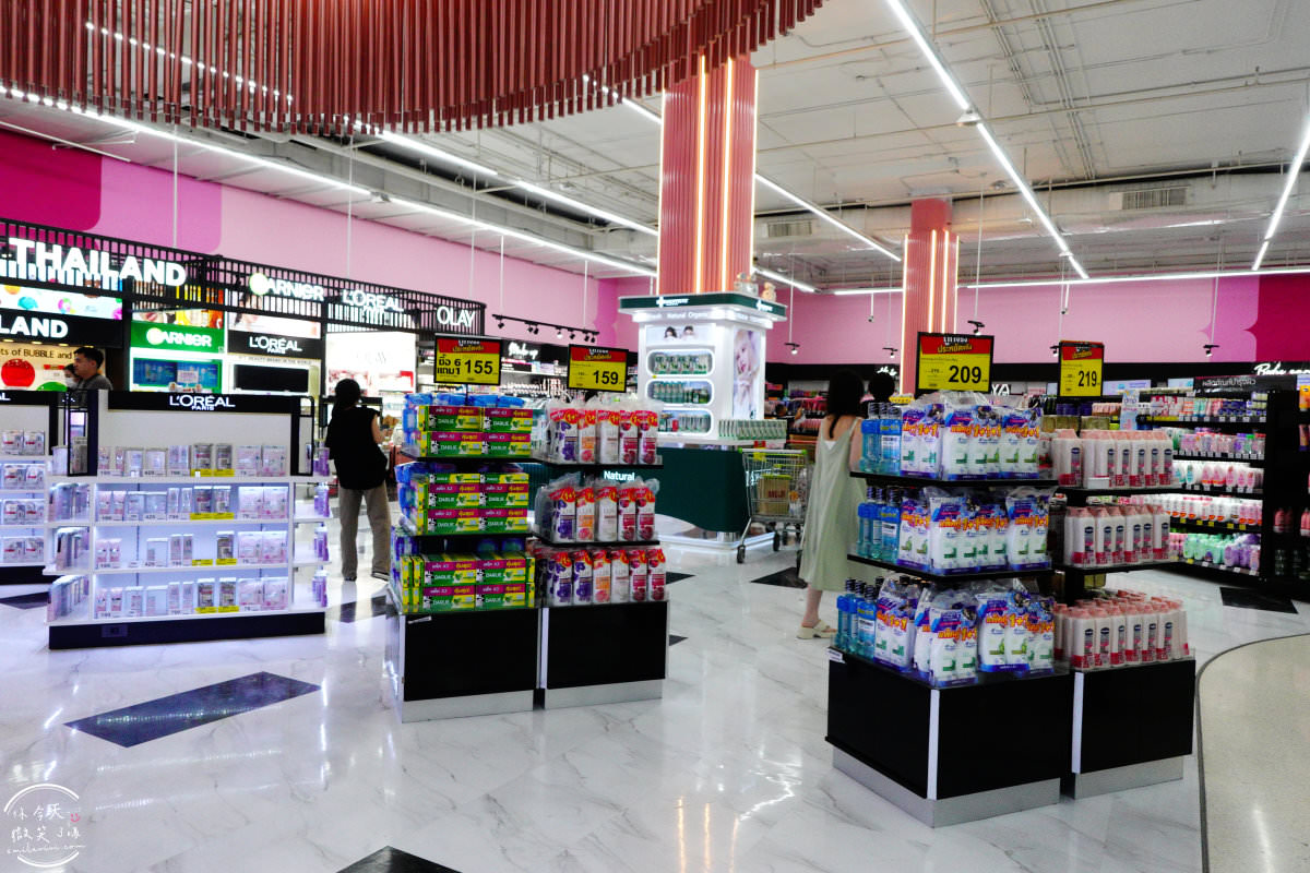 泰國必逛∥Big C Supercenter Ratchadamri泰國最大超市，必逛賣場，價目表拍給你︱泰國必買，大賣場超市︱泰國零食最便宜，泰國魷魚片、蜂蜜、海苔、防蚊液等伴手禮︱泰國必去曼谷Siam區 188 bigc 189