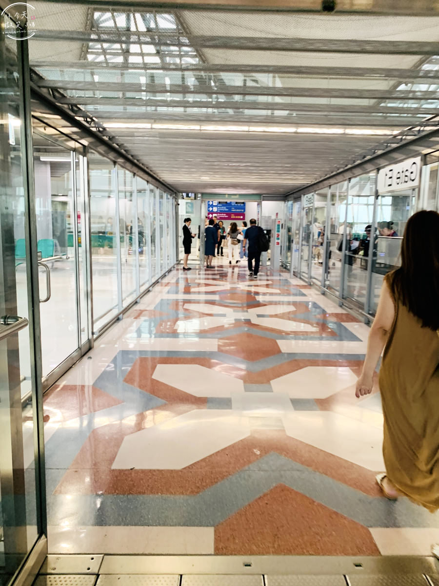 曼谷機場∥曼谷素萬那普機場(Suvarna-bhumi Airport)、蘇凡納布國際機場︱曼谷機場出境入境︱曼谷機場快線、曼谷機場機場捷運︱曼谷旅行第一站 1 Suvarnabhumi Airport 2