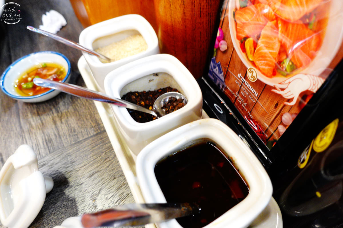 曼谷餐廳美食∥曼谷泰泰船麵Thai Thai Boat Noodles，TERMINAL21餐廳︱航廈百貨4樓餐廳，道地泰式料理︱必吃泰式粄條、青木瓜沙拉，料多豐盛，味道佳，價位便宜︱TERMINAL21餐廳推薦、TERMINAL21必吃︱曼谷ASOK餐廳美食推薦 14 Thai Thai Boat Noodles 15
