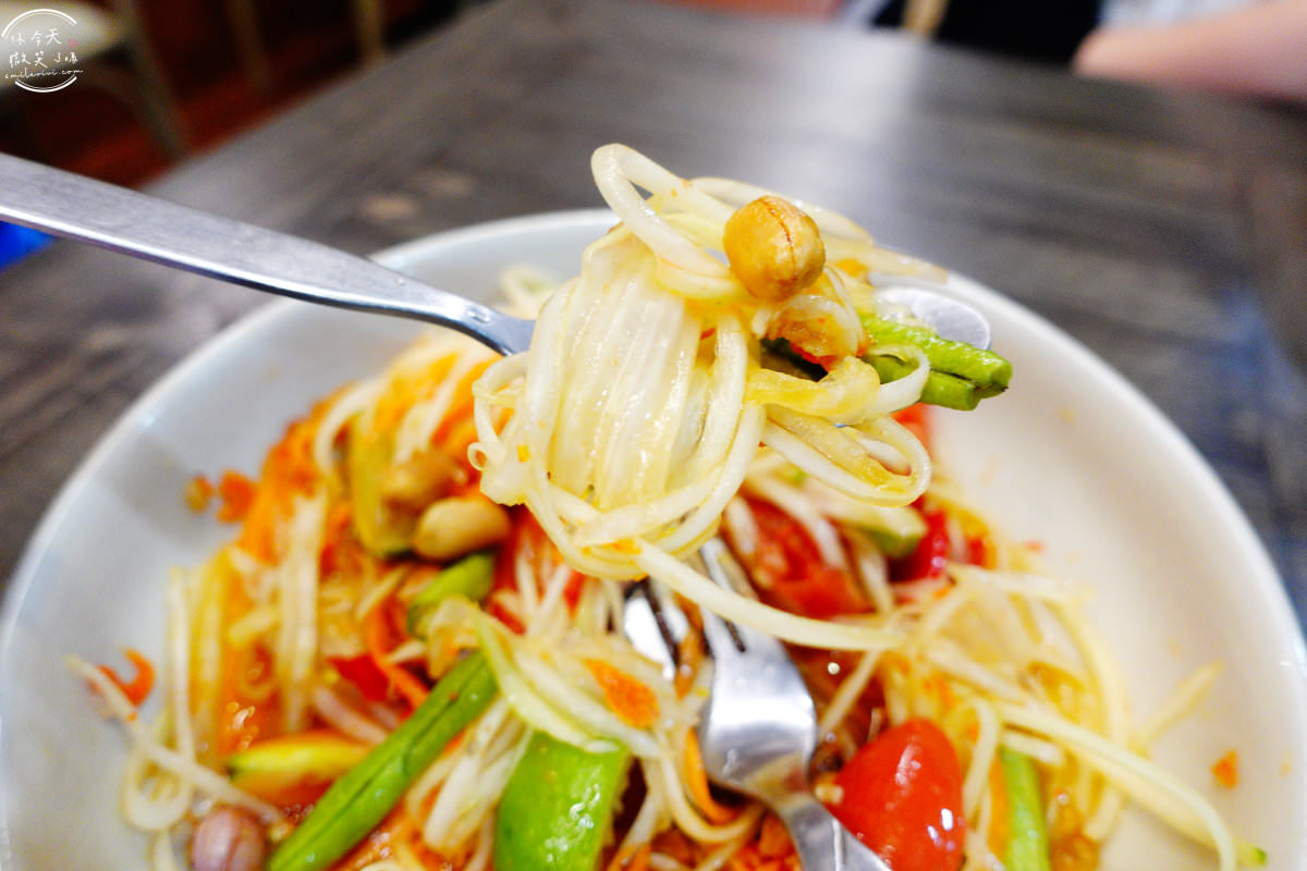 曼谷餐廳美食∥曼谷泰泰船麵Thai Thai Boat Noodles，TERMINAL21餐廳︱航廈百貨4樓餐廳，道地泰式料理︱必吃泰式粄條、青木瓜沙拉，料多豐盛，味道佳，價位便宜︱TERMINAL21餐廳推薦、TERMINAL21必吃︱曼谷ASOK餐廳美食推薦 17 Thai Thai Boat Noodles 18