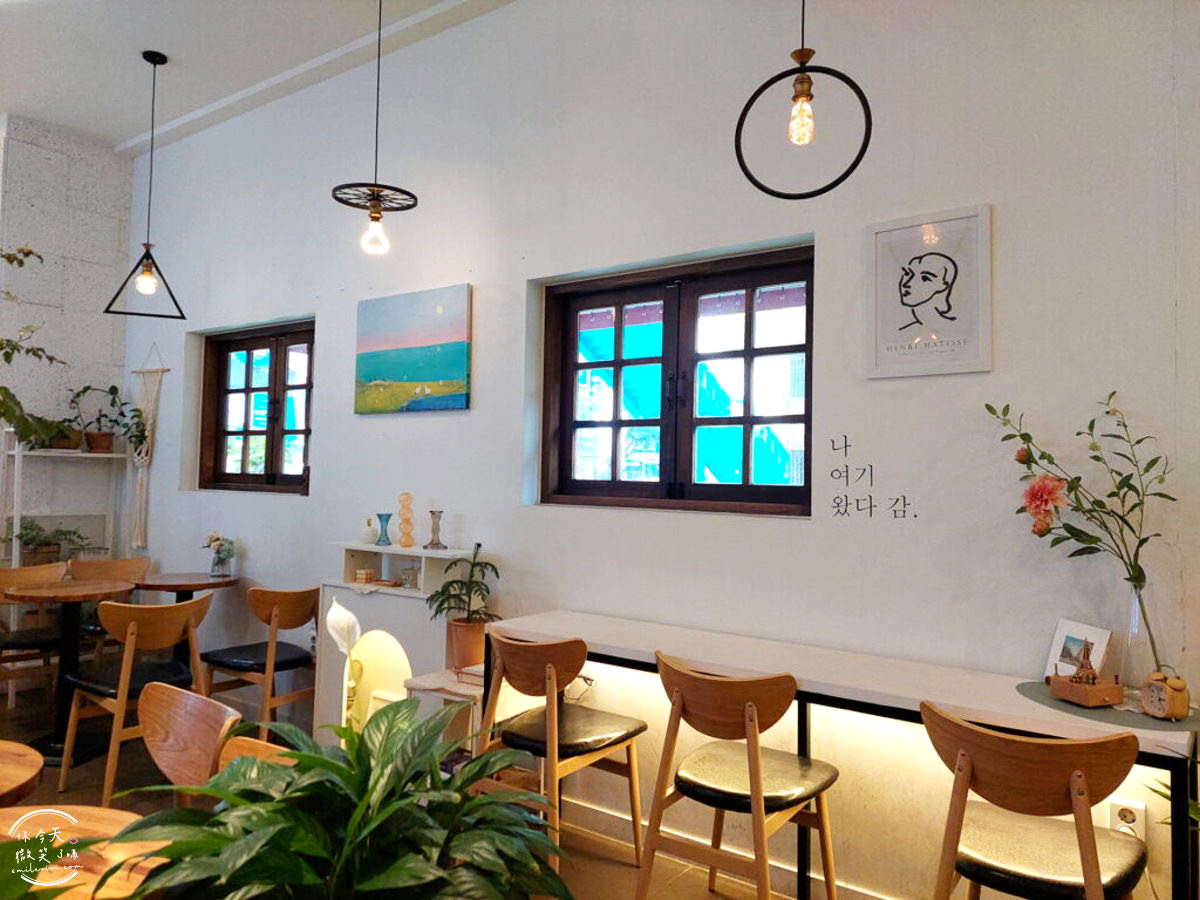 大邱咖啡廳∥Cafe Parashute(패러슈트)，氣氛裝飾溫馨咖啡廳，大邱漆谷︱陸橋旁的咖啡廳，平價︱大邱咖啡廳、韓國咖啡廳 4 Cafe Parashute 5