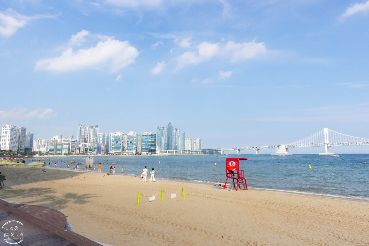 釜山景點推薦∥釜山廣安大橋(부산광안대교)、廣安里海水浴場(광안리해수욕장)︱海景第一排,夏日玩水賞美景︱韓國最大的海上橋樑︱韓國釜山景點 - 第10張圖
