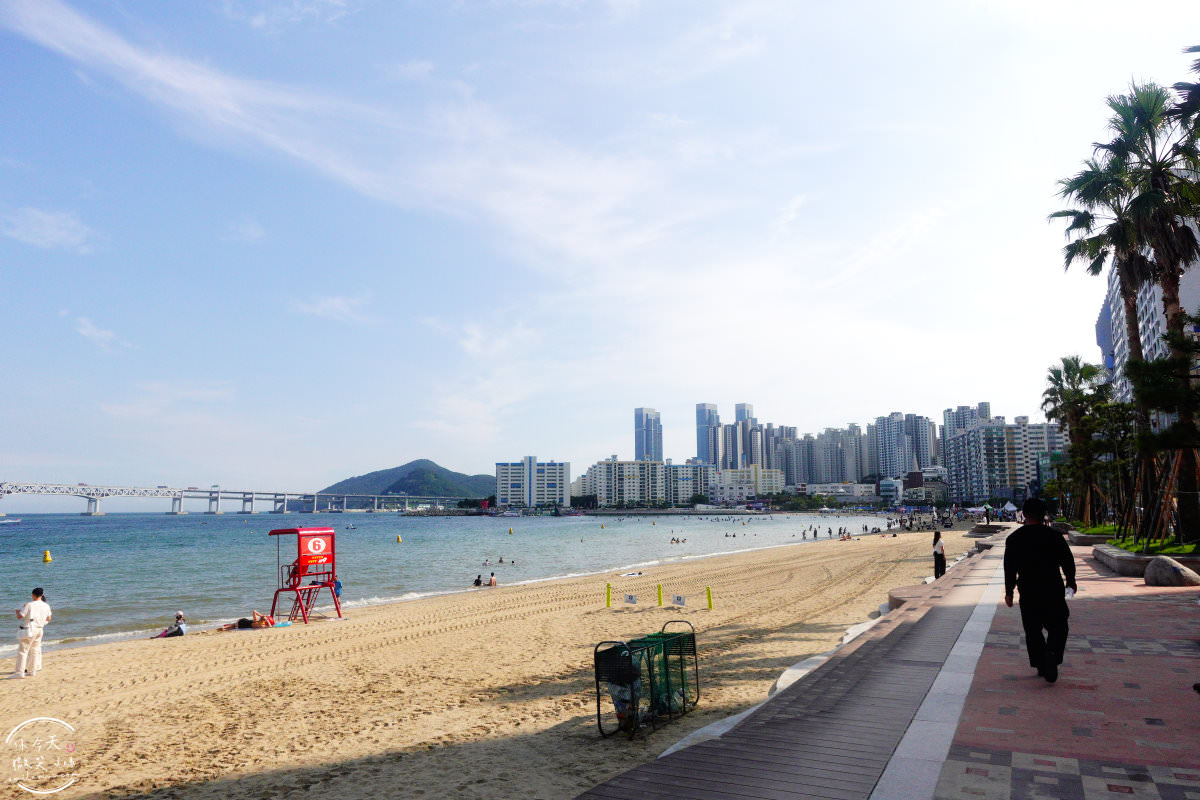 釜山景點推薦∥釜山廣安大橋(부산광안대교)、廣安里海水浴場(광안리해수욕장)︱海景第一排,夏日玩水賞美景︱韓國最大的海上橋樑︱韓國釜山景點 - 第11張圖
