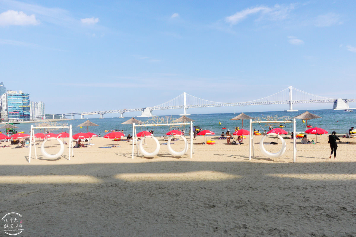 釜山景點推薦∥釜山廣安大橋(부산광안대교)、廣安里海水浴場(광안리해수욕장)︱海景第一排,夏日玩水賞美景︱韓國最大的海上橋樑︱韓國釜山景點 - 第18張圖
