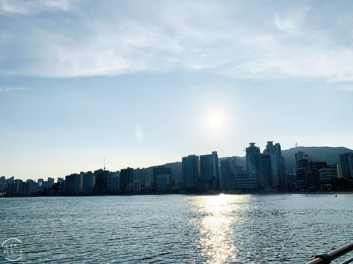 釜山景點推薦∥釜山廣安大橋(부산광안대교)、廣安里海水浴場(광안리해수욕장)︱海景第一排,夏日玩水賞美景︱韓國最大的海上橋樑︱韓國釜山景點 - 第29張圖