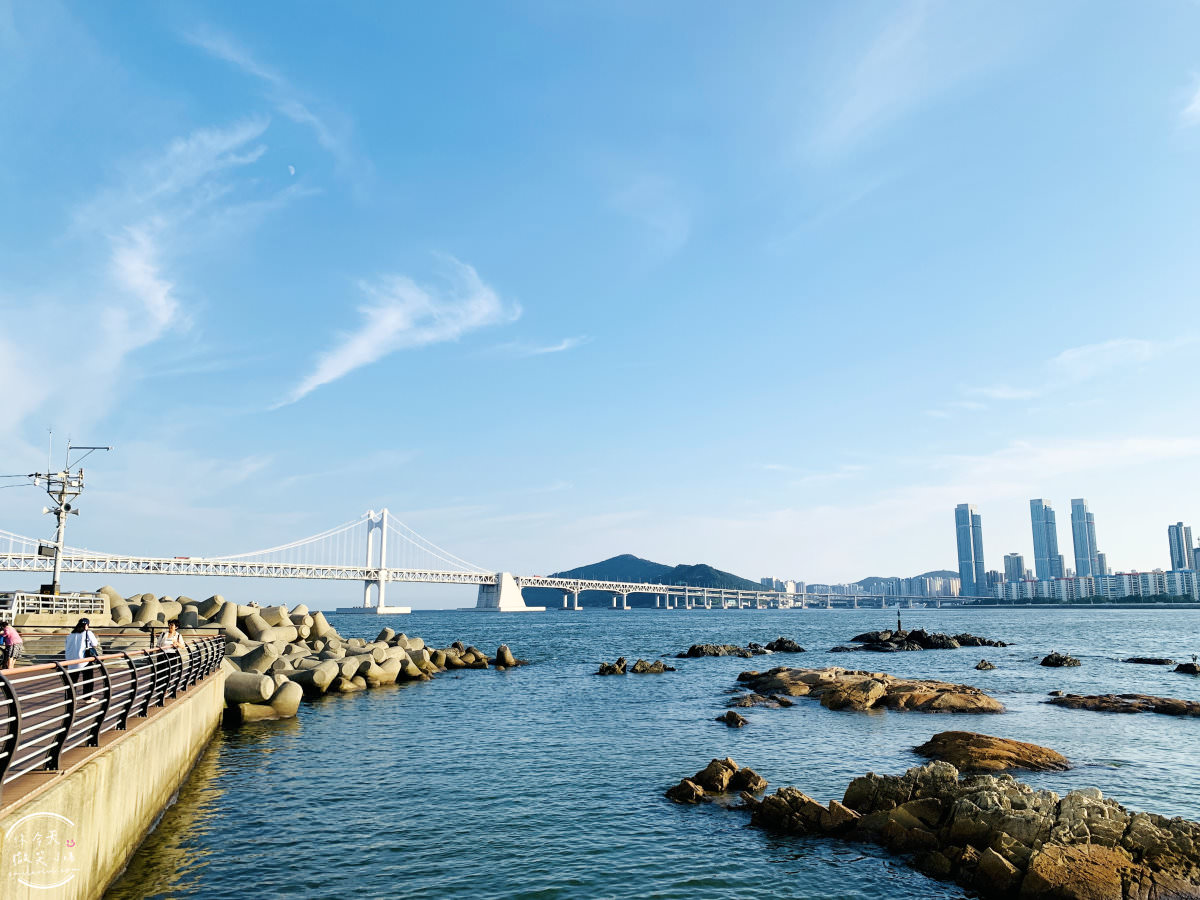 釜山景點推薦∥釜山廣安大橋(부산광안대교)、廣安里海水浴場(광안리해수욕장)︱海景第一排,夏日玩水賞美景︱韓國最大的海上橋樑︱韓國釜山景點 - 第31張圖