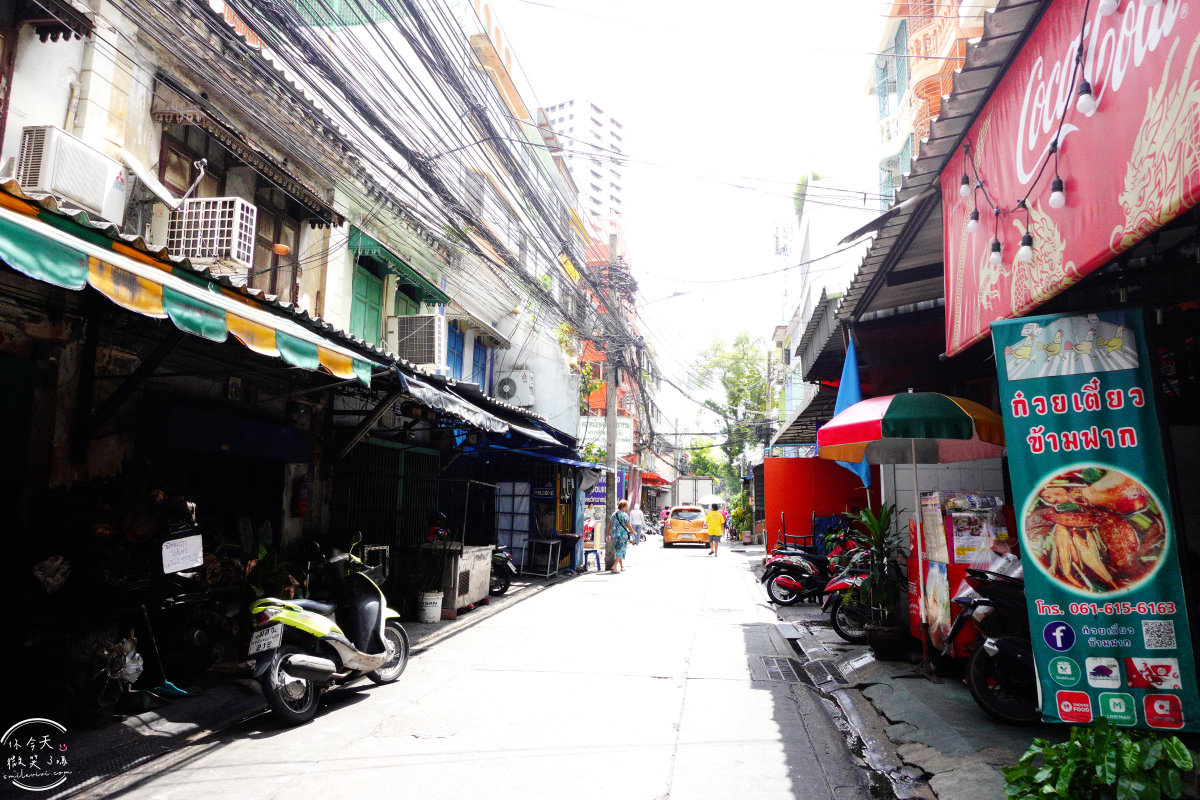 曼谷免費景點∥Talat Noi Street Art，塗鴉藝術小街︱網美打卡新景點彩繪巷，老巷弄超好拍，Ft.路邊街頭水果冰沙清涼美味︱曼谷石龍軍路、曼谷打卡景點 7 Talat Noi 7