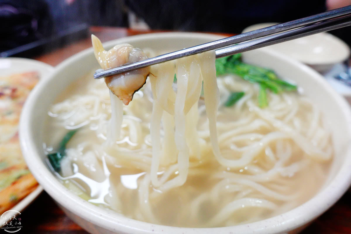 大田餐廳推薦∥OC刀削麵道龍店(오씨칼국수 도룡점)，大田必吃刀削麵︱配有警語的泡菜、煎餅份量大，蛤蜊刀削麵鮮味滿滿︱大田必吃刀削麵名店︱大田餐廳 18 oc 19