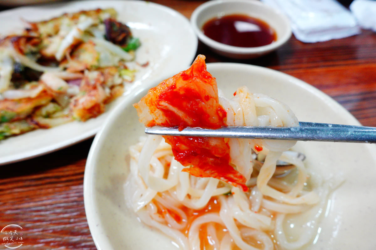 大田餐廳推薦∥OC刀削麵道龍店(오씨칼국수 도룡점)，大田必吃刀削麵︱配有警語的泡菜、煎餅份量大，蛤蜊刀削麵鮮味滿滿︱大田必吃刀削麵名店︱大田餐廳 21 oc 22