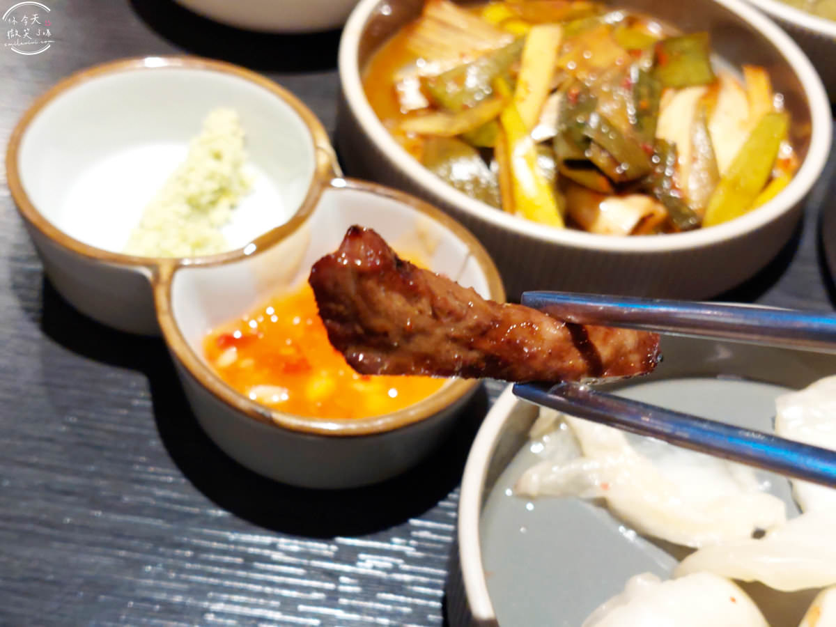 大邱餐廳∥沈炯來的火烤羊大腸上仁店(심형래의 불꽃양대창 상인점),韓牛大腸、羊大腸、綜合大腸,韓國喜劇演員經營的連鎖分店︱乾淨無腥味,最後來碗拉麵結尾︱大邱美食餐廳 - 第13張圖