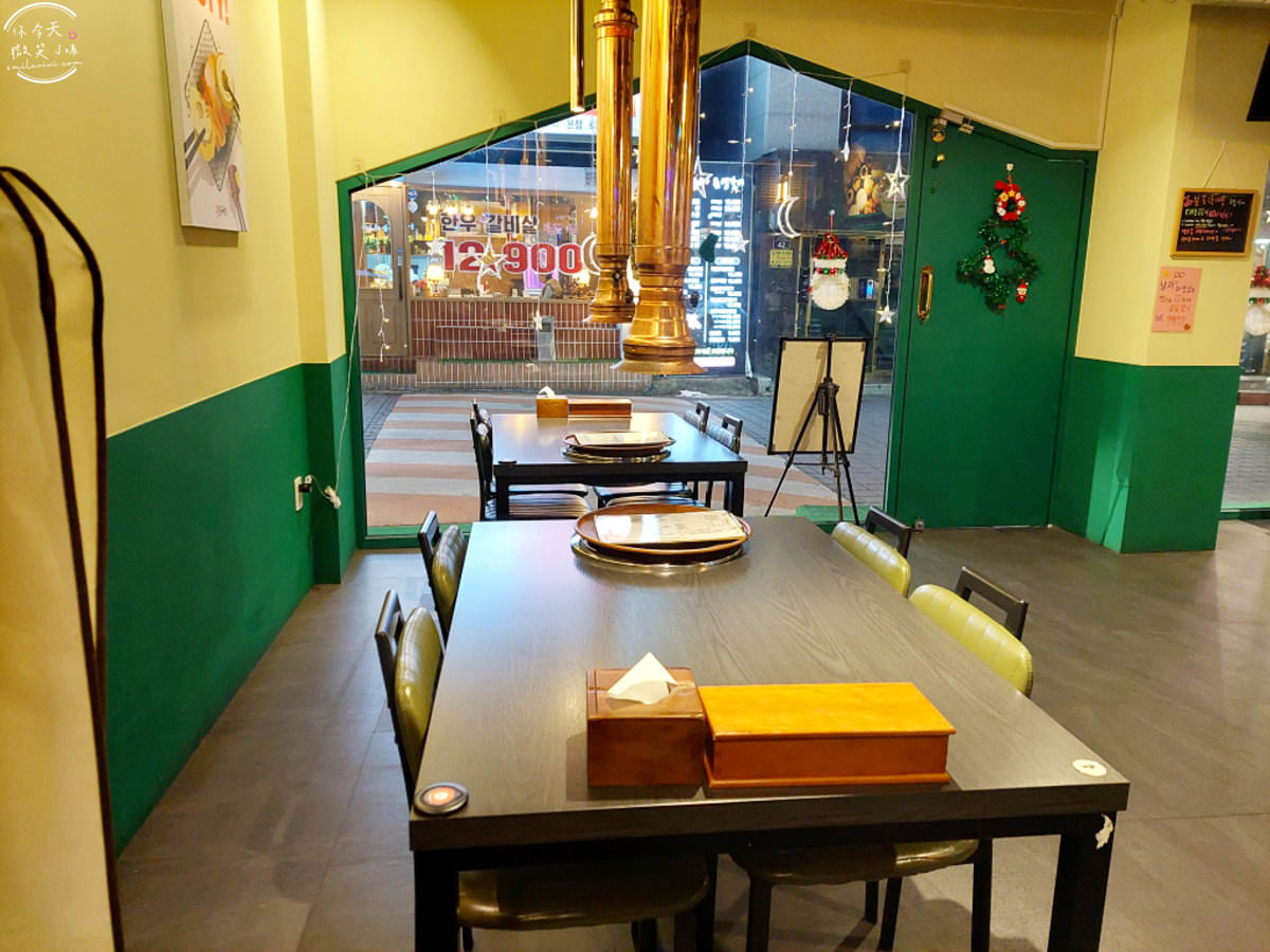 大邱餐廳∥沈炯來的火烤羊大腸上仁店(심형래의 불꽃양대창 상인점),韓牛大腸、羊大腸、綜合大腸,韓國喜劇演員經營的連鎖分店︱乾淨無腥味,最後來碗拉麵結尾︱大邱美食餐廳 - 第3張圖