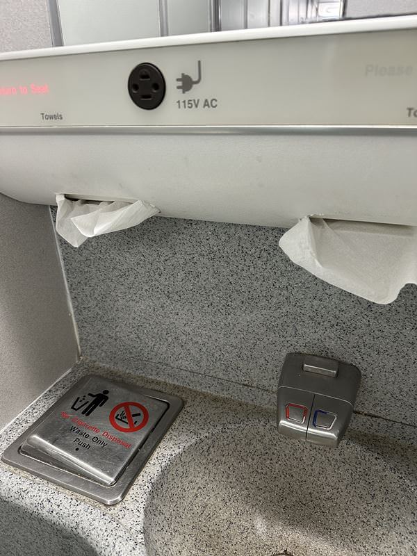 倫敦飛多倫多∥BA93英航商務艙、波音777-200ER倫敦直飛多倫多,商務艙體驗︱英國航空商務艙飛行體驗、LHR-YYZ飛行紀錄︱出發前提心吊膽的英航初體驗︱英國航空商務艙CLUB WORLD - 第27張圖