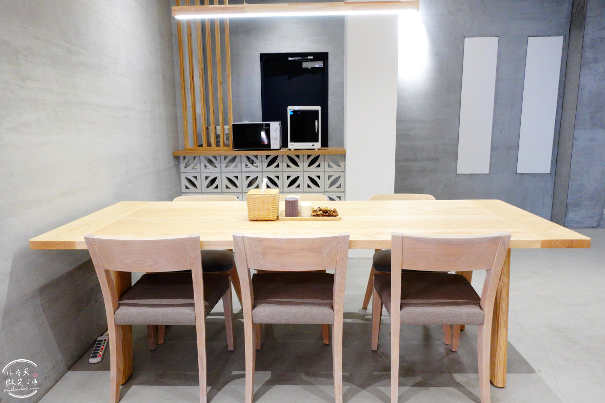 高雄住宿推薦∥河映宿沐 RiverTrees Hotel,愛河畔日系文青旅宿,高雄流行音樂中心旁,演唱會住宿推薦!紅白酒無限暢飲太幸福!高質感雙人房,各種房型一次看︱近捷運鹽埕埔站、輕軌真愛碼頭站 - 第10張圖