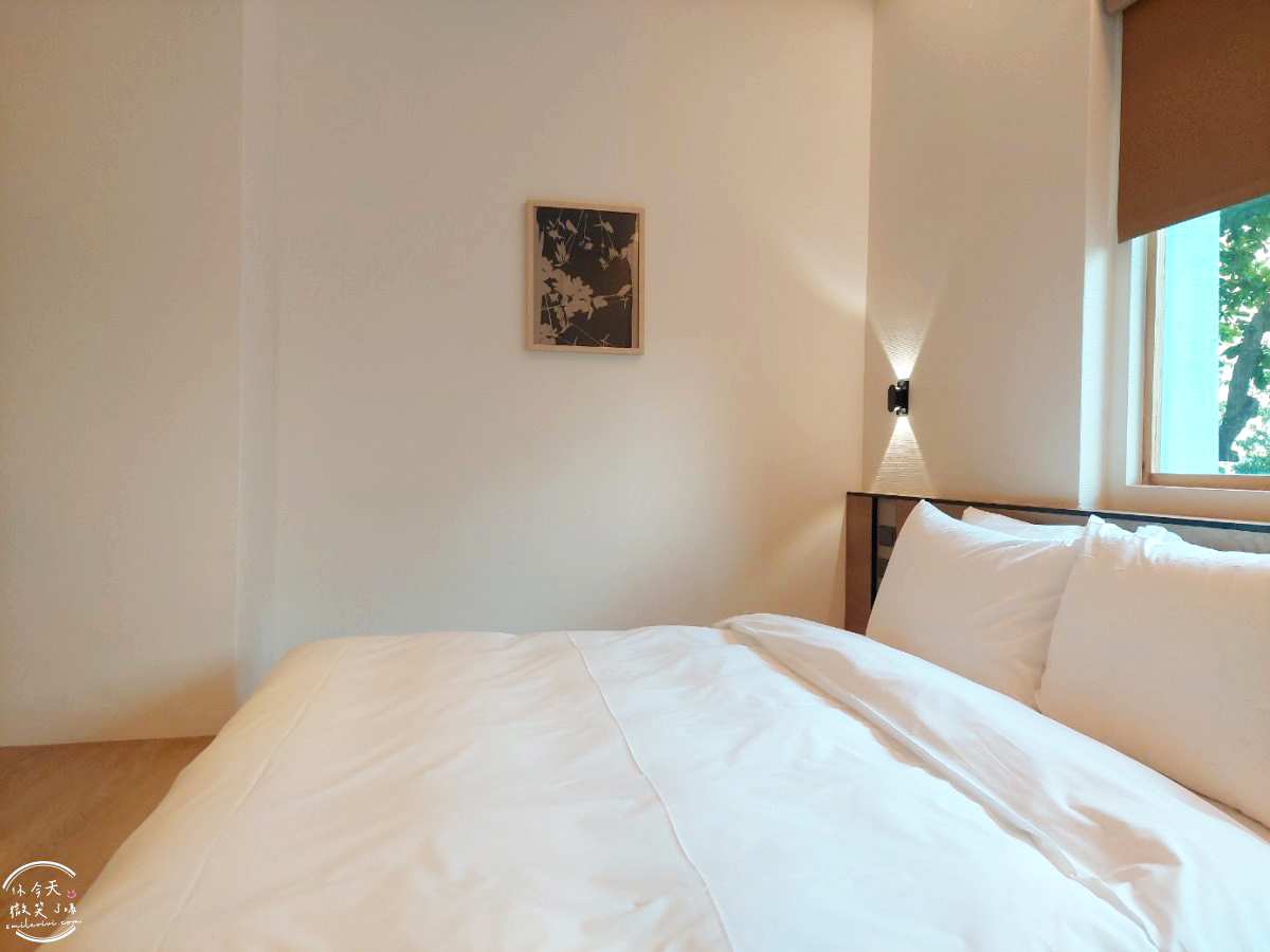 高雄住宿推薦∥河映宿沐 RiverTrees Hotel,愛河畔日系文青旅宿,高雄流行音樂中心旁,演唱會住宿推薦!紅白酒無限暢飲太幸福!高質感雙人房,各種房型一次看︱近捷運鹽埕埔站、輕軌真愛碼頭站 - 第26張圖