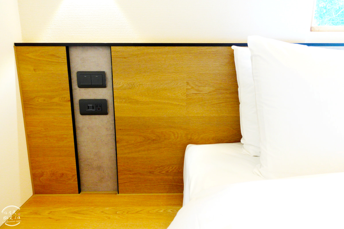 高雄住宿推薦∥河映宿沐 RiverTrees Hotel,愛河畔日系文青旅宿,高雄流行音樂中心旁,演唱會住宿推薦!紅白酒無限暢飲太幸福!高質感雙人房,各種房型一次看︱近捷運鹽埕埔站、輕軌真愛碼頭站 - 第27張圖