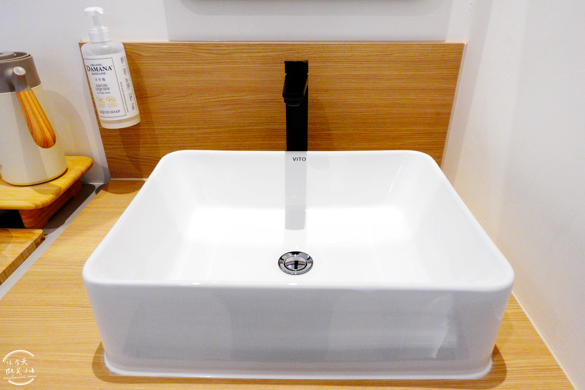 高雄住宿推薦∥河映宿沐 RiverTrees Hotel,愛河畔日系文青旅宿,高雄流行音樂中心旁,演唱會住宿推薦!紅白酒無限暢飲太幸福!高質感雙人房,各種房型一次看︱近捷運鹽埕埔站、輕軌真愛碼頭站 - 第33張圖