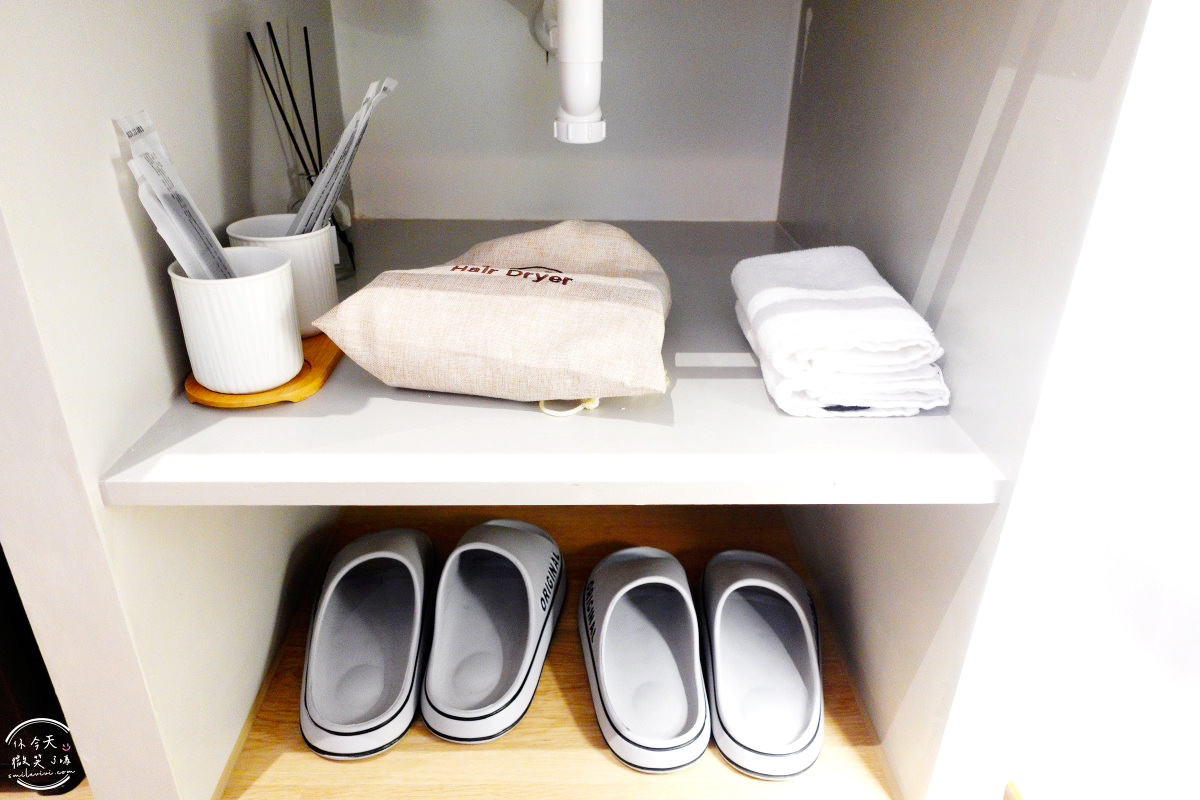 高雄住宿推薦∥河映宿沐 RiverTrees Hotel,愛河畔日系文青旅宿,高雄流行音樂中心旁,演唱會住宿推薦!紅白酒無限暢飲太幸福!高質感雙人房,各種房型一次看︱近捷運鹽埕埔站、輕軌真愛碼頭站 - 第34張圖