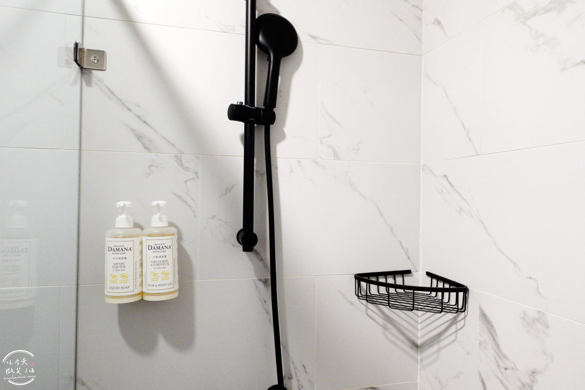 高雄住宿推薦∥河映宿沐 RiverTrees Hotel,愛河畔日系文青旅宿,高雄流行音樂中心旁,演唱會住宿推薦!紅白酒無限暢飲太幸福!高質感雙人房,各種房型一次看︱近捷運鹽埕埔站、輕軌真愛碼頭站 - 第40張圖