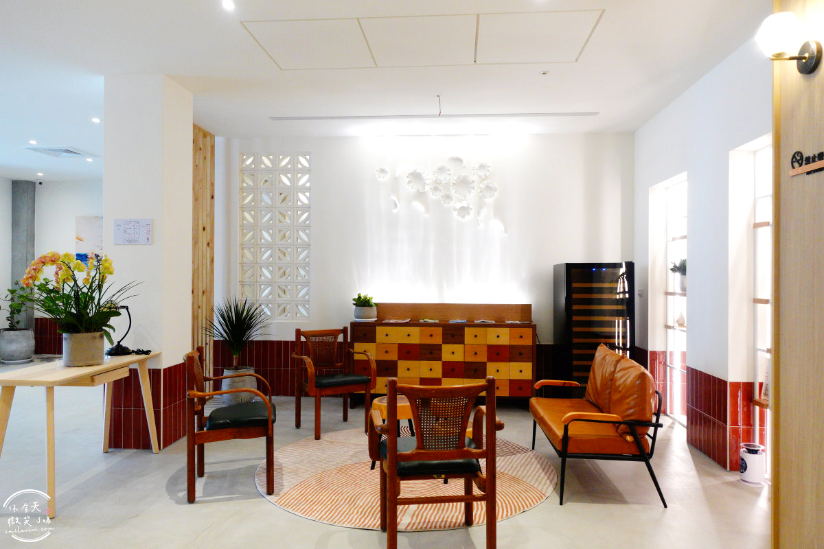 高雄住宿推薦∥河映宿沐 RiverTrees Hotel,愛河畔日系文青旅宿,高雄流行音樂中心旁,演唱會住宿推薦!紅白酒無限暢飲太幸福!高質感雙人房,各種房型一次看︱近捷運鹽埕埔站、輕軌真愛碼頭站 - 第8張圖