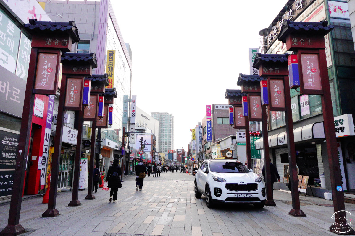 大邱東城路∥咖啡名家半月堂店(커피명가반월당점),冬季限定草莓夾層蛋糕︱滿滿新鮮草莓,草莓控必來︱東城路咖啡廳,韓國咖啡廳︱大邱咖啡廳 - 第2張圖