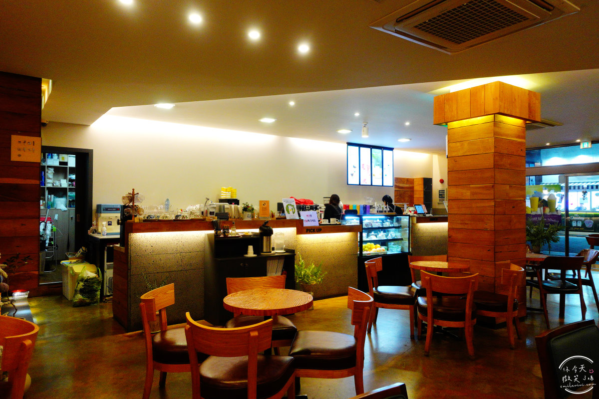 大邱東城路∥咖啡名家半月堂店(커피명가반월당점),冬季限定草莓夾層蛋糕︱滿滿新鮮草莓,草莓控必來︱東城路咖啡廳,韓國咖啡廳︱大邱咖啡廳 - 第6張圖