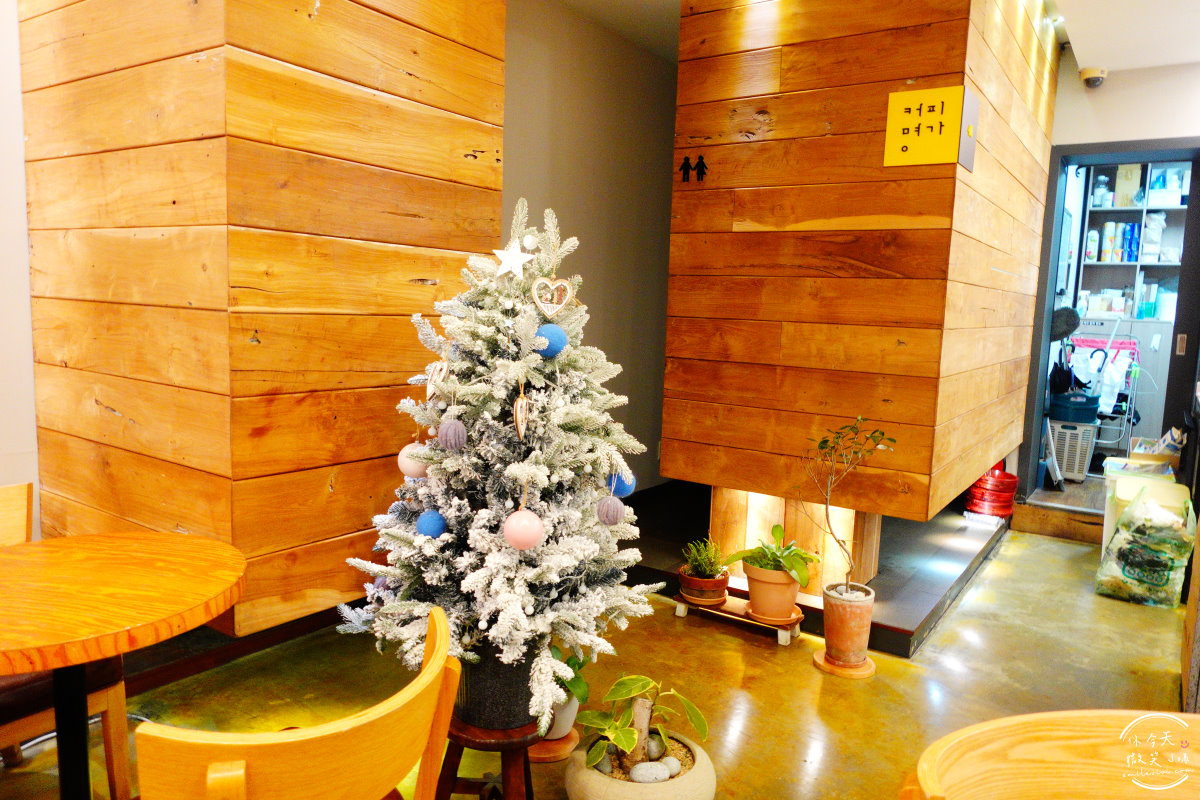 大邱東城路∥咖啡名家半月堂店(커피명가반월당점),冬季限定草莓夾層蛋糕︱滿滿新鮮草莓,草莓控必來︱東城路咖啡廳,韓國咖啡廳︱大邱咖啡廳 - 第7張圖