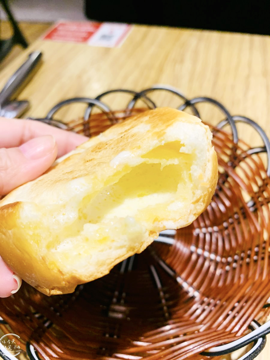 大港參貳牛排館∥愛香菜的人注意!!鹽埕美食新亮點!!大港參貳牛排館最新菜單︱飲料、湯品無限暢飲,還有咖哩飯可以吃︱個人排餐,可加蔥花、香菜、起司︱高雄鹽埕餐廳 - 第17張圖
