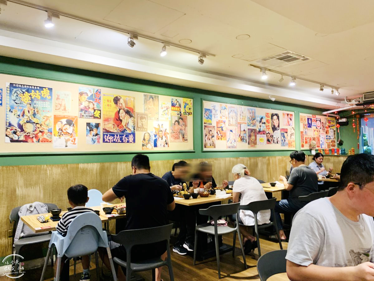 大港參貳牛排館∥愛香菜的人注意!!鹽埕美食新亮點!!大港參貳牛排館最新菜單︱飲料、湯品無限暢飲,還有咖哩飯可以吃︱個人排餐,可加蔥花、香菜、起司︱高雄鹽埕餐廳 - 第4張圖