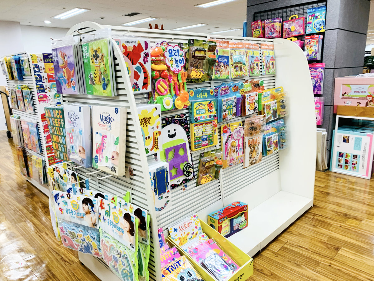 大邱東城路∥阿拉丁二手書店大邱店(알라딘중고서점 대구동성로점)︱各種書籍、文具挖寶,二手書籍、新品皆有︱韓國大邱書店︱大邱 - 第10張圖