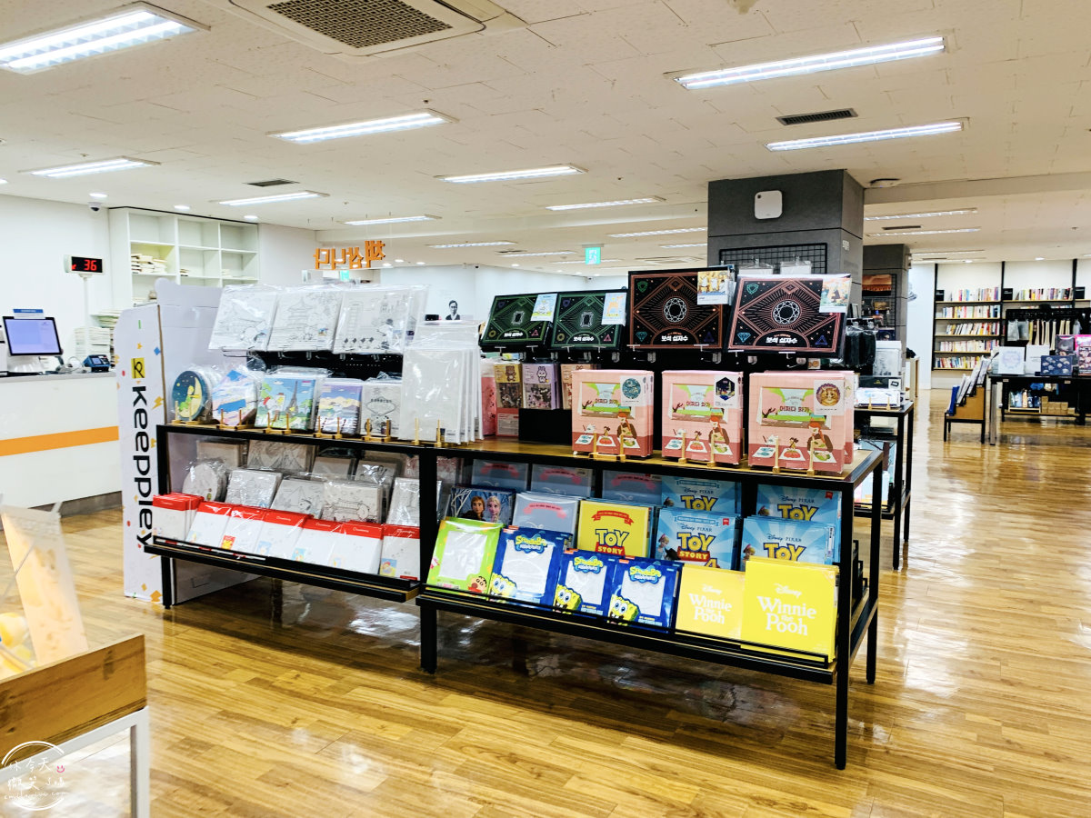 大邱東城路∥阿拉丁二手書店大邱店(알라딘중고서점 대구동성로점)︱各種書籍、文具挖寶,二手書籍、新品皆有︱韓國大邱書店︱大邱 - 第14張圖