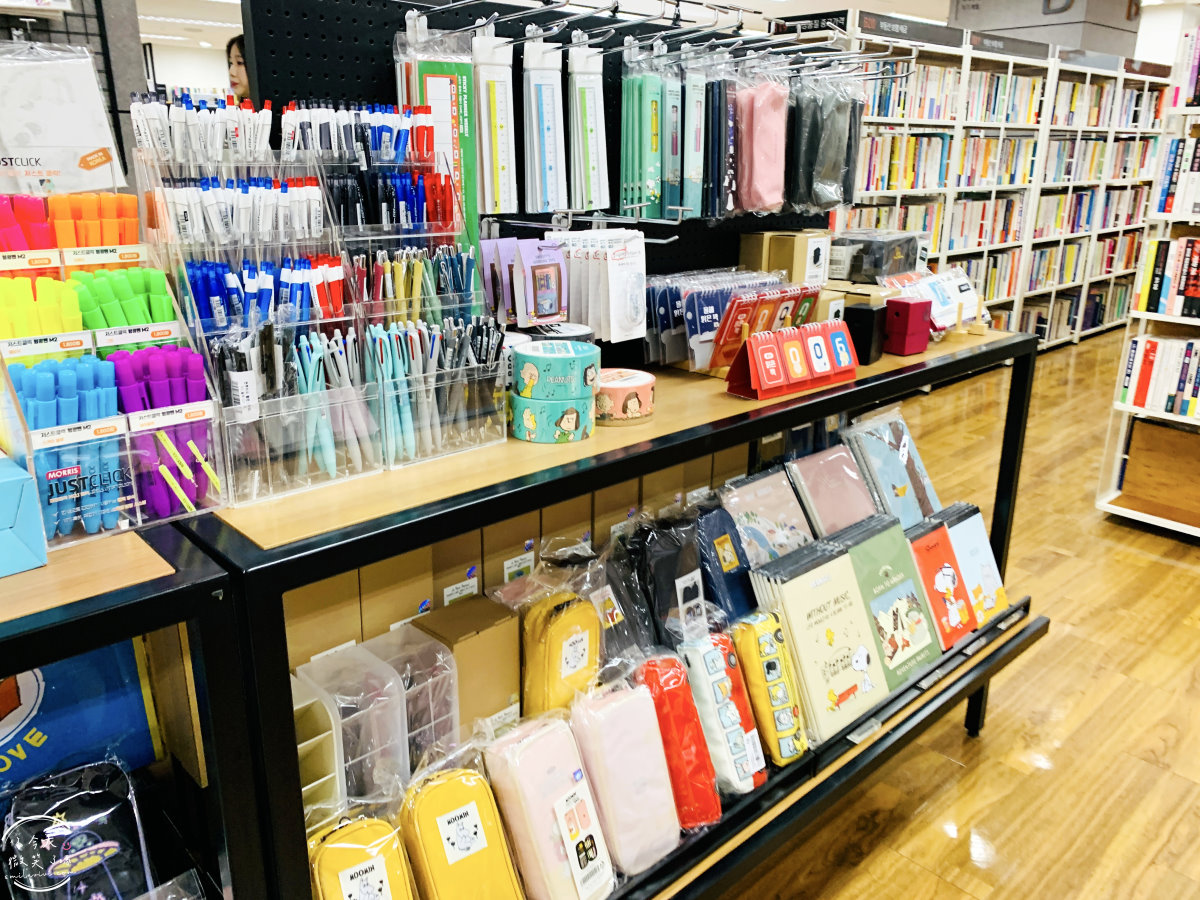 大邱東城路∥阿拉丁二手書店大邱店(알라딘중고서점 대구동성로점)︱各種書籍、文具挖寶,二手書籍、新品皆有︱韓國大邱書店︱大邱 - 第16張圖
