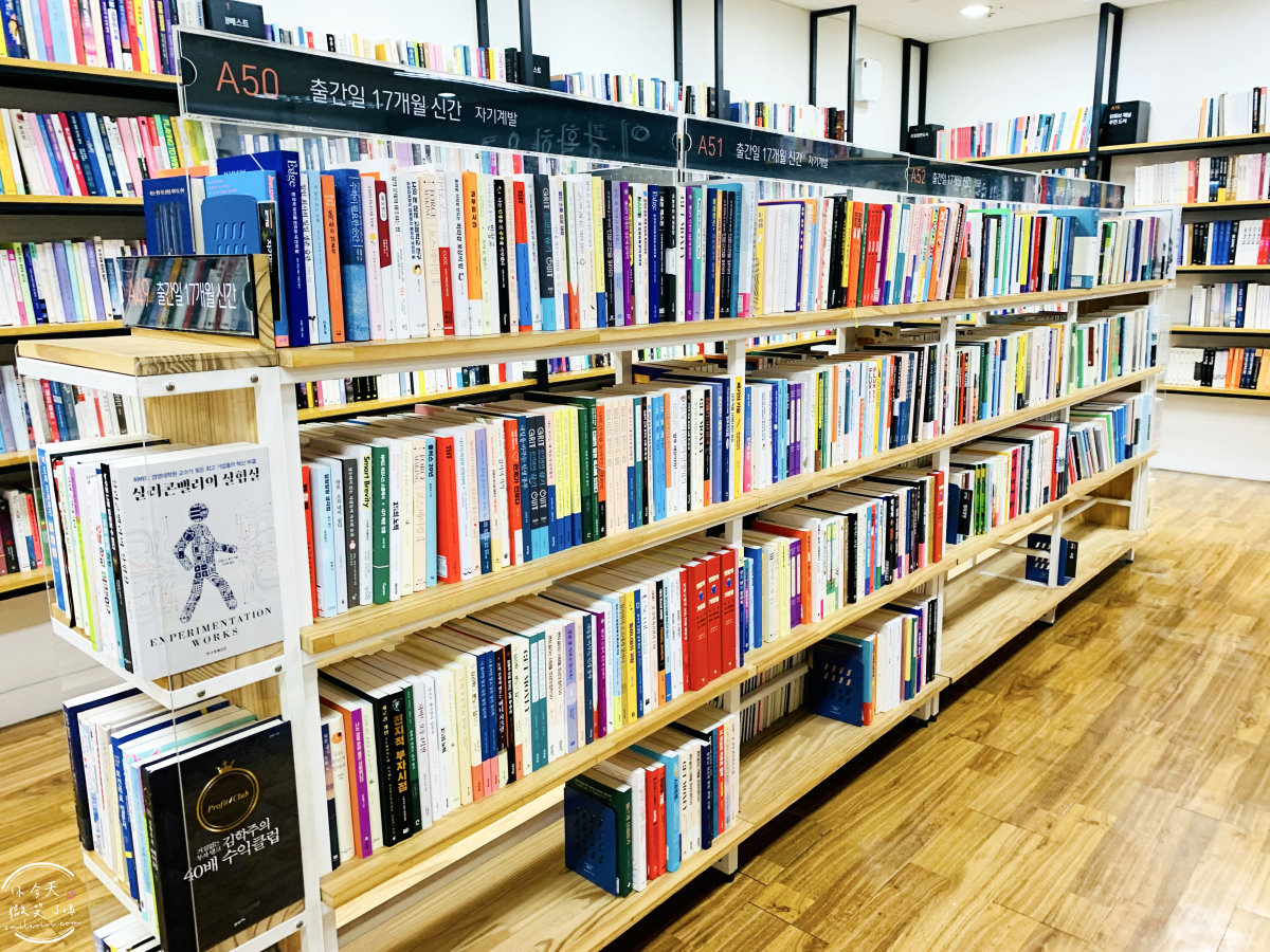 大邱東城路∥阿拉丁二手書店大邱店(알라딘중고서점 대구동성로점)︱各種書籍、文具挖寶,二手書籍、新品皆有︱韓國大邱書店︱大邱 - 第31張圖