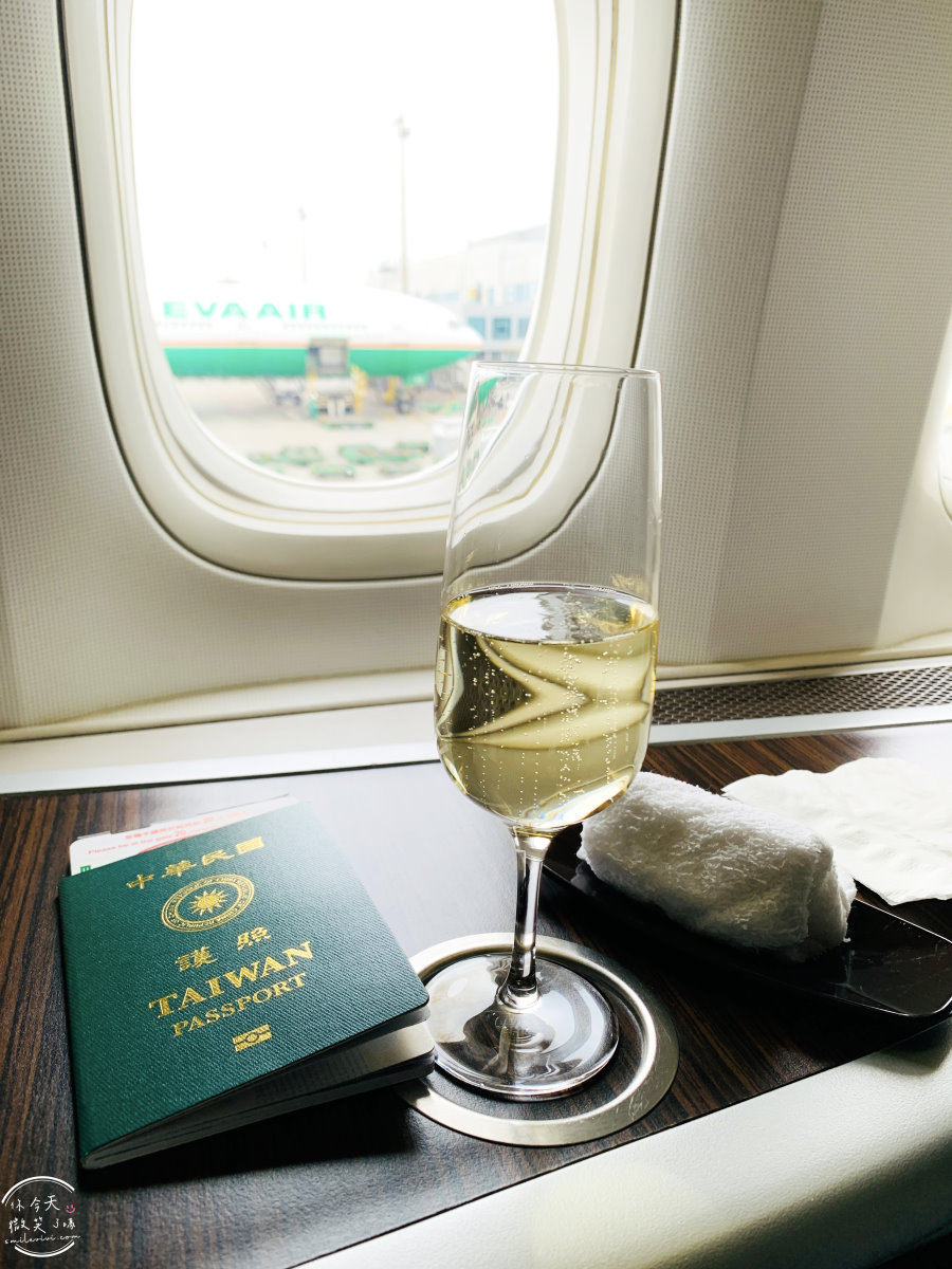 長榮航空∥長榮航空BR215桃園飛新加坡商務艙飛行體驗︱長榮航空商務艙飛行體驗,桃園機場飛新加坡樟宜機場︱譚府八寶糯米鴨美食︱長榮皇璽桂冠艙體驗777-300機型 - 第34張圖