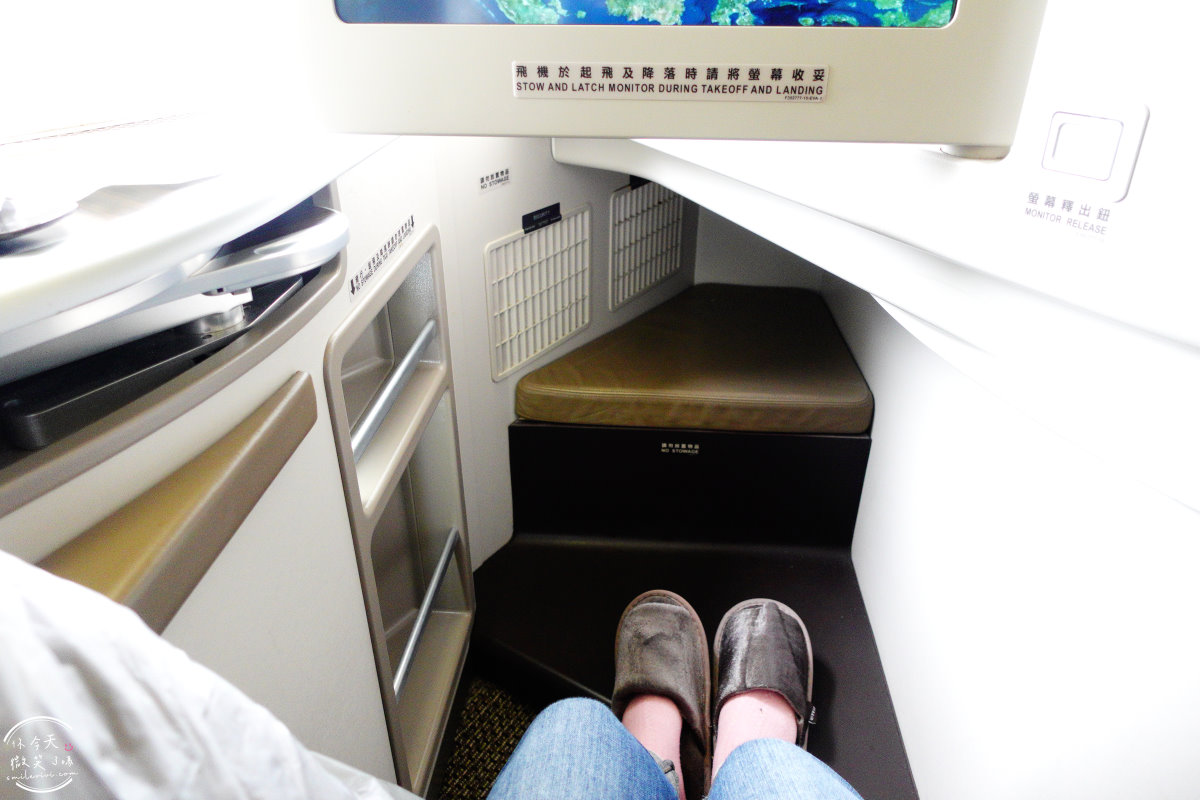 長榮航空∥長榮航空BR215桃園飛新加坡商務艙飛行體驗︱長榮航空商務艙飛行體驗,桃園機場飛新加坡樟宜機場︱譚府八寶糯米鴨美食︱長榮皇璽桂冠艙體驗777-300機型 - 第28張圖