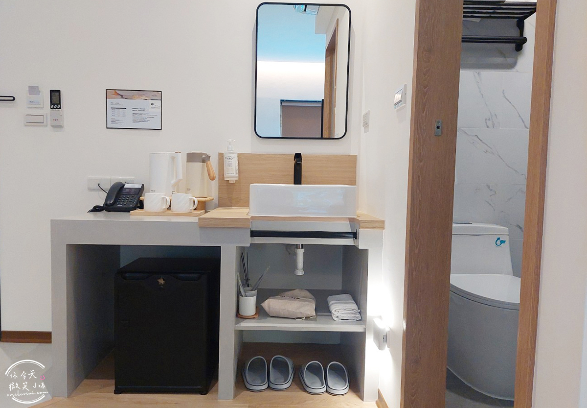 高雄住宿推薦∥河映宿沐 RiverTrees Hotel,愛河畔日系文青旅宿,高雄流行音樂中心旁,演唱會住宿推薦!紅白酒無限暢飲太幸福!高質感雙人房,各種房型一次看︱近捷運鹽埕埔站、輕軌真愛碼頭站 - 第32張圖