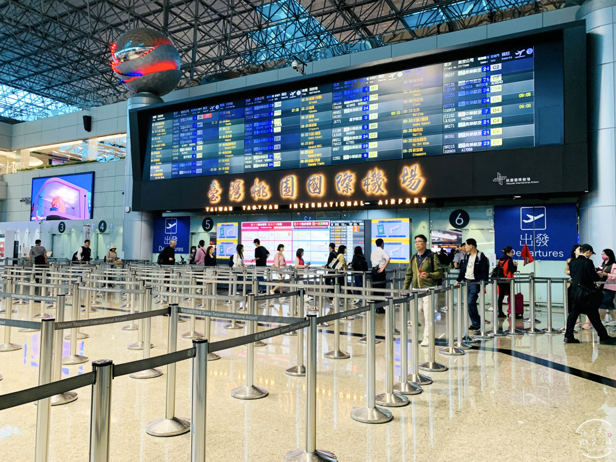 長榮航空∥長榮航空BR215桃園飛新加坡商務艙飛行體驗︱長榮航空商務艙飛行體驗,桃園機場飛新加坡樟宜機場︱譚府八寶糯米鴨美食︱長榮皇璽桂冠艙體驗777-300機型 - 第3張圖