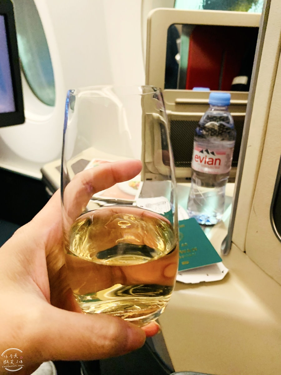 國泰CX714商務艙∥國泰航空新加坡飛香港商務艙飛行體驗︱國泰航空CX714商務艙體驗,平臥睡床躺平從新加坡睡到香港︱飛行中的極致享受,A350機型︱SIN-HKG飛行紀錄 - 第15張圖