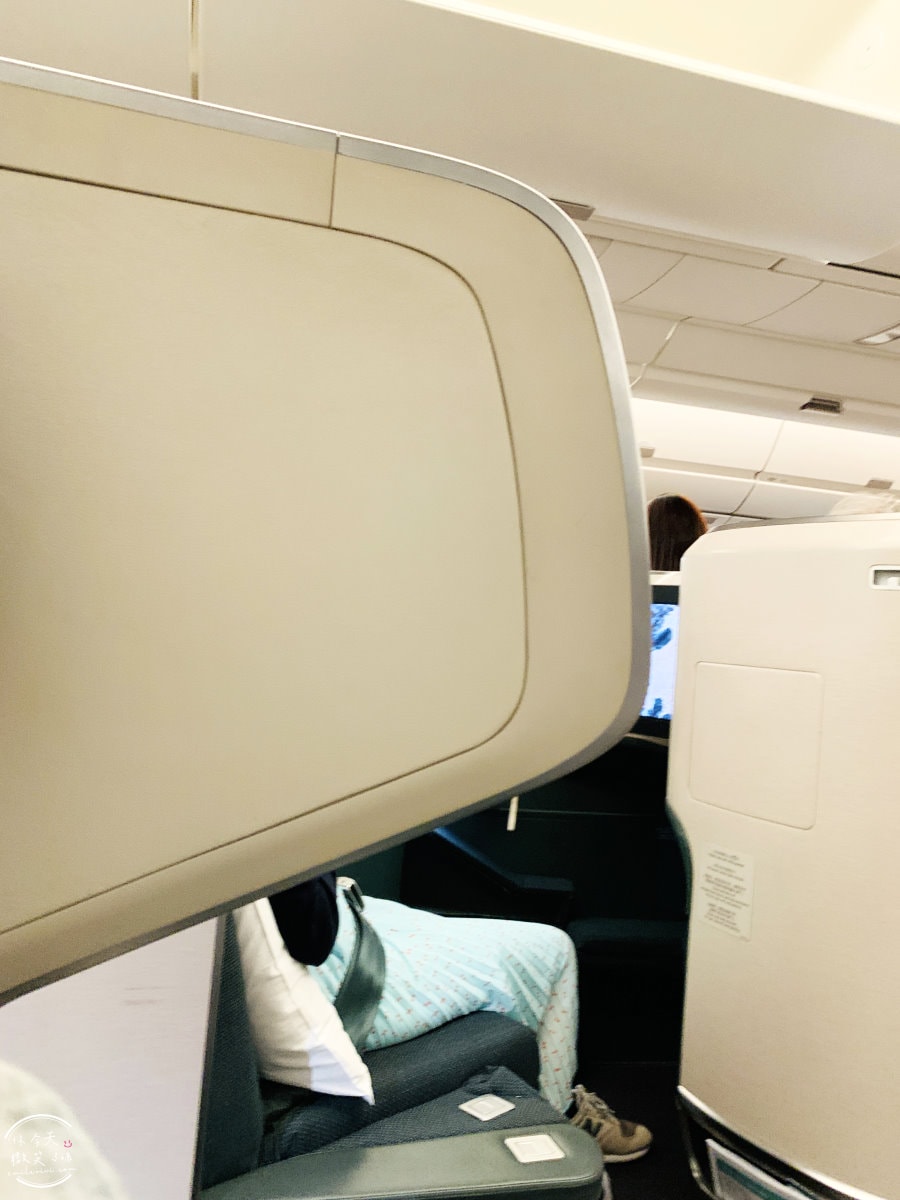 國泰CX714商務艙∥國泰航空新加坡飛香港商務艙飛行體驗︱國泰航空CX714商務艙體驗,平臥睡床躺平從新加坡睡到香港︱飛行中的極致享受,A350機型︱SIN-HKG飛行紀錄 - 第16張圖
