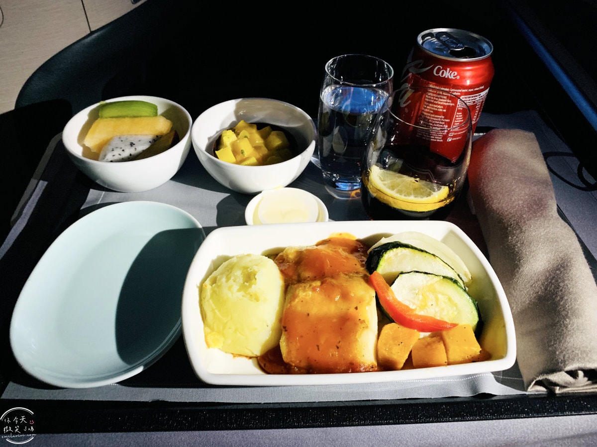 國泰CX714商務艙∥國泰航空新加坡飛香港商務艙飛行體驗︱國泰航空CX714商務艙體驗,平臥睡床躺平從新加坡睡到香港︱飛行中的極致享受,A350機型︱SIN-HKG飛行紀錄 - 第26張圖