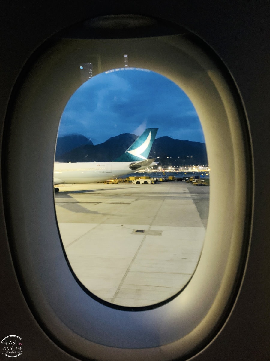 國泰CX714商務艙∥國泰航空新加坡飛香港商務艙飛行體驗︱國泰航空CX714商務艙體驗,平臥睡床躺平從新加坡睡到香港︱飛行中的極致享受,A350機型︱SIN-HKG飛行紀錄 - 第41張圖