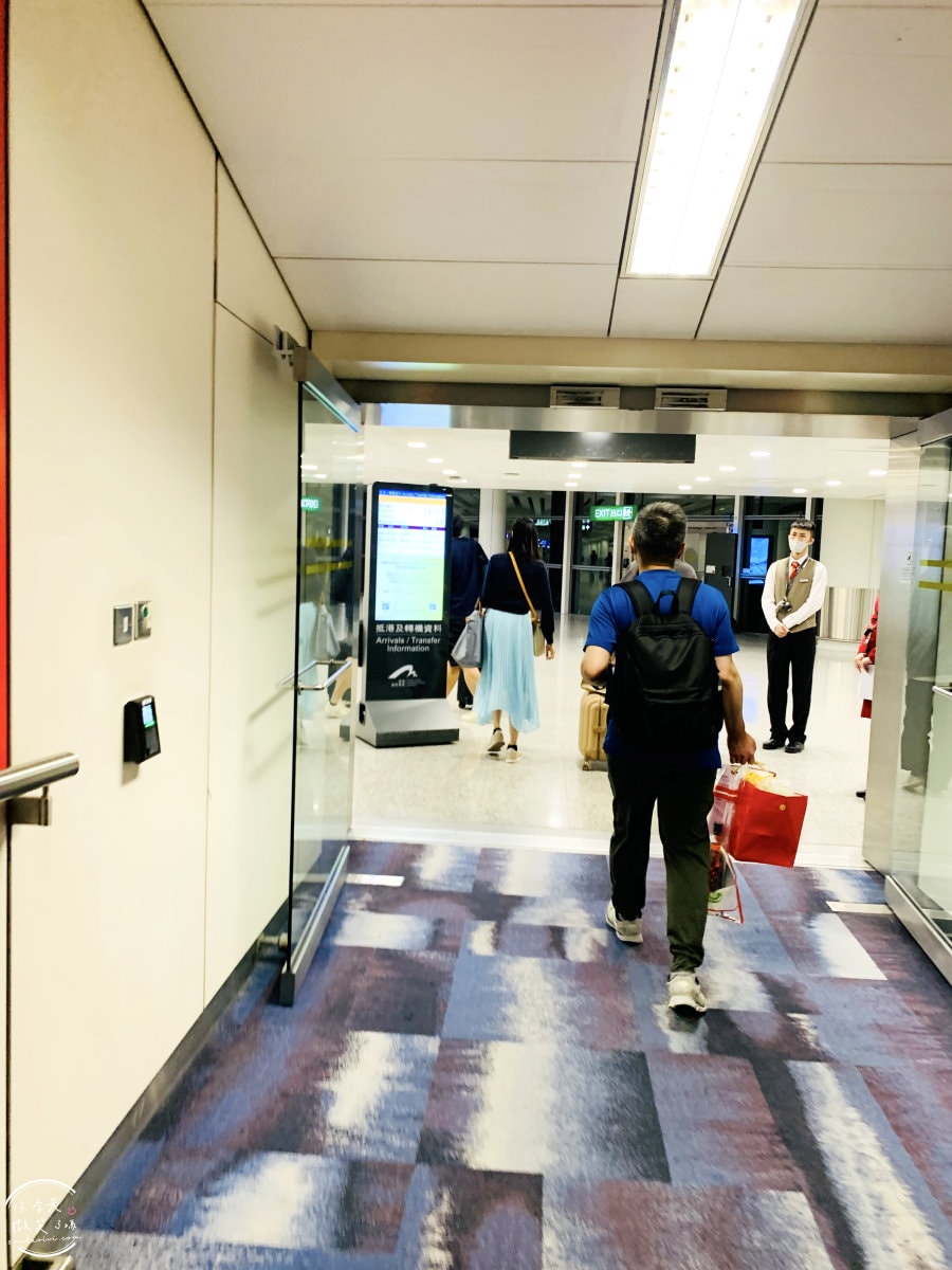 國泰CX714商務艙∥國泰航空新加坡飛香港商務艙飛行體驗︱國泰航空CX714商務艙體驗,平臥睡床躺平從新加坡睡到香港︱飛行中的極致享受,A350機型︱SIN-HKG飛行紀錄 - 第43張圖