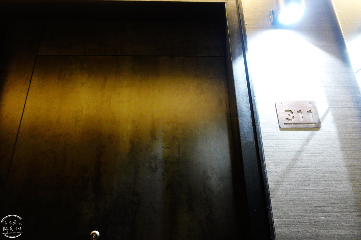 新加坡Hotel YAN體驗∥Hotel YAN，單人閣樓房Single Loft乾淨舒適︱挑高空間、乾淨舒適，免費零食驚喜︱步行可達地鐵藍線Bendemeer站與綠線勞明達站︱新加坡飯店推薦 15 HOTEL YAN 16